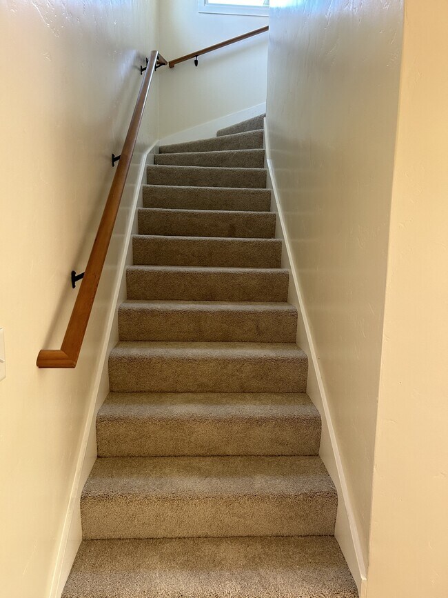 Building Photo - 108 Myrtle St