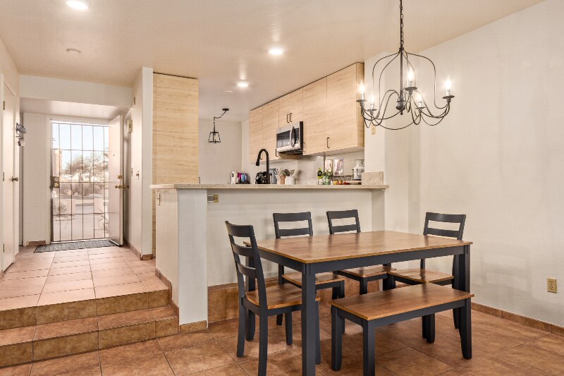 Building Photo - 5675 N Camino Esplendora