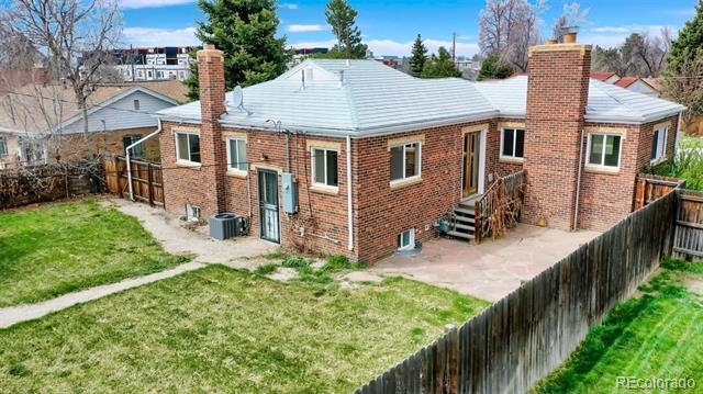 Building Photo - 3700 E 30th Ave