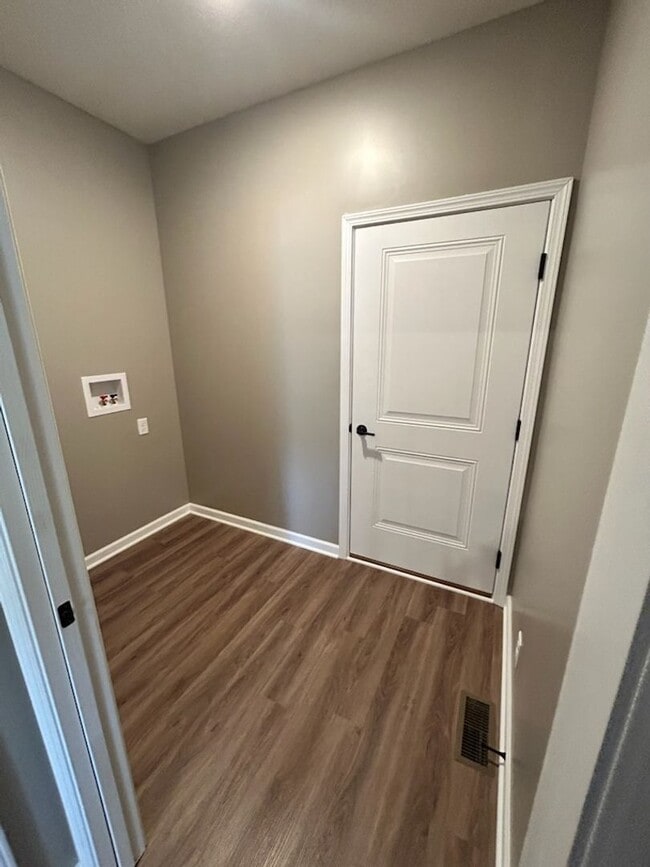 Building Photo - Modern Comfort Meets Effortless Living at ...