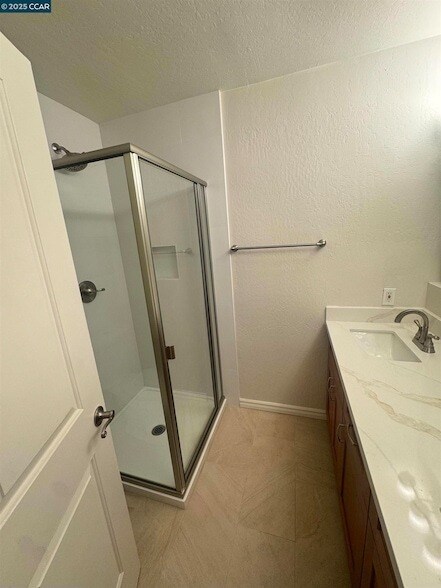 Building Photo - 1085 Murrieta Blvd