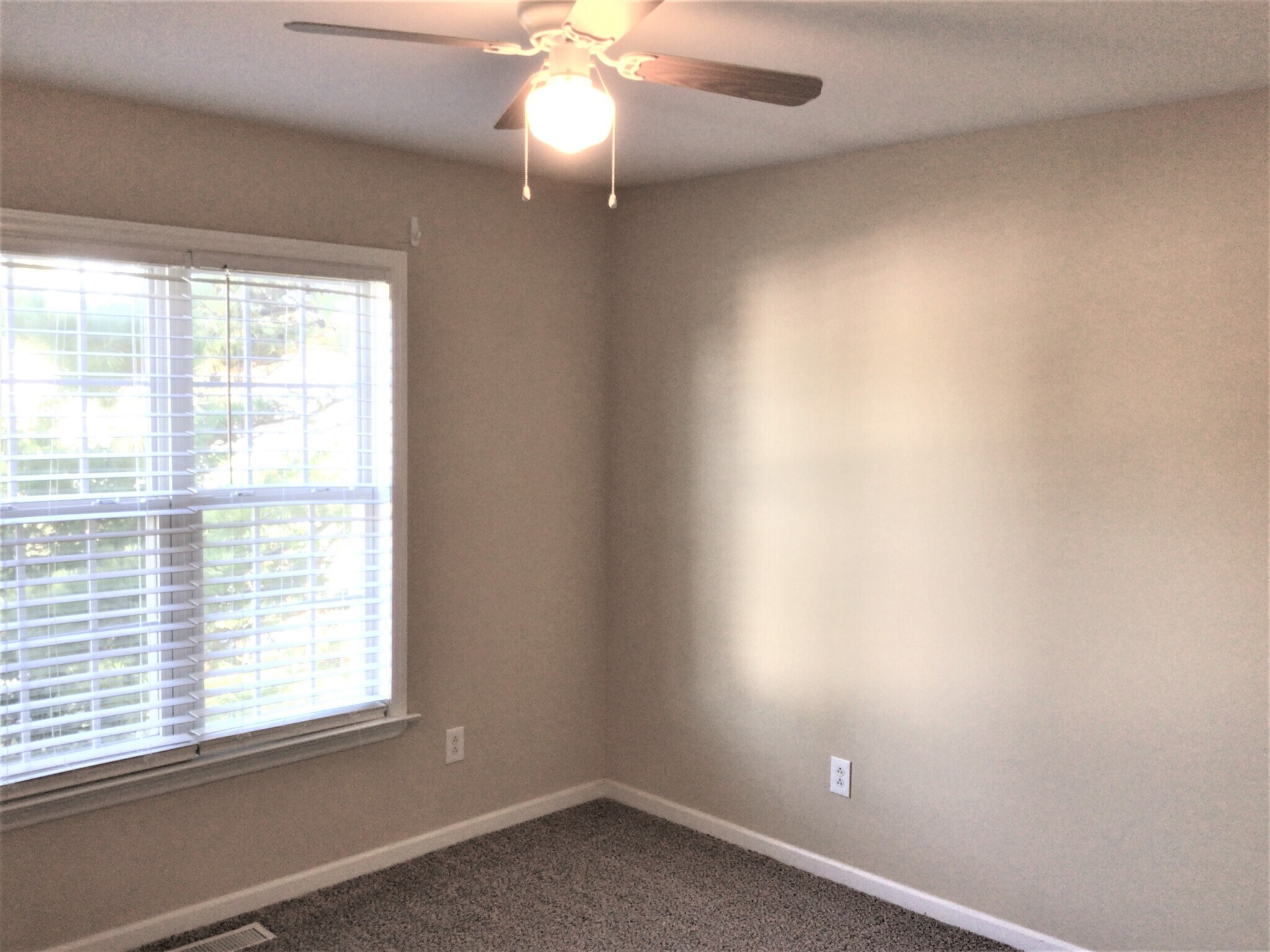 Building Photo - 5530 Brookdale Ridge Dr