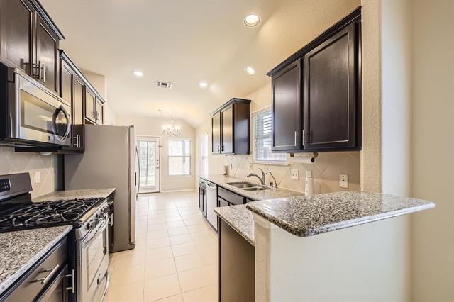 Building Photo - 9916 Pronghorn Rd