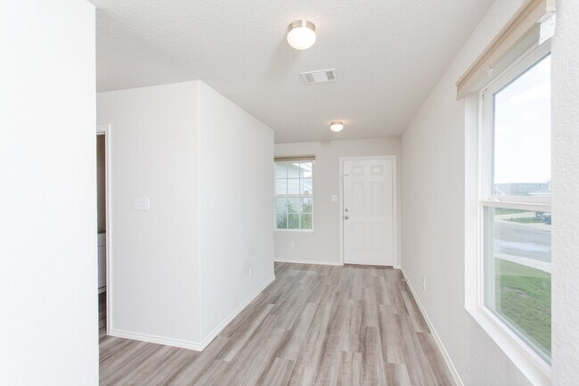 Building Photo - Beautiful 4 bedroom home in Rosillo Creek!...