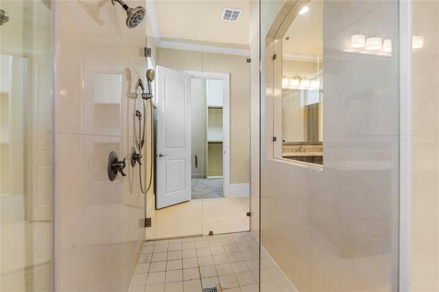 Building Photo - 3759 Broadmoor Way