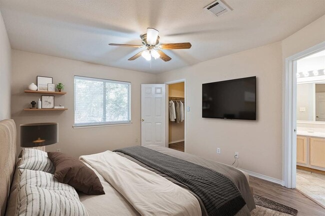 Building Photo - 7704 Plateau Cove