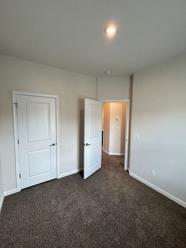Building Photo - 4316 Summercrest Blvd