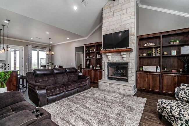 Building Photo - 501 E Cemetery Rd