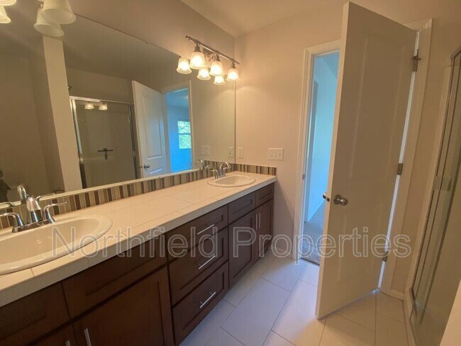 Building Photo - 3421 31st Dr