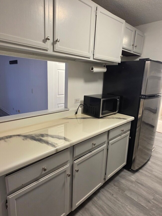 Building Photo - 1840 Huntington Blvd