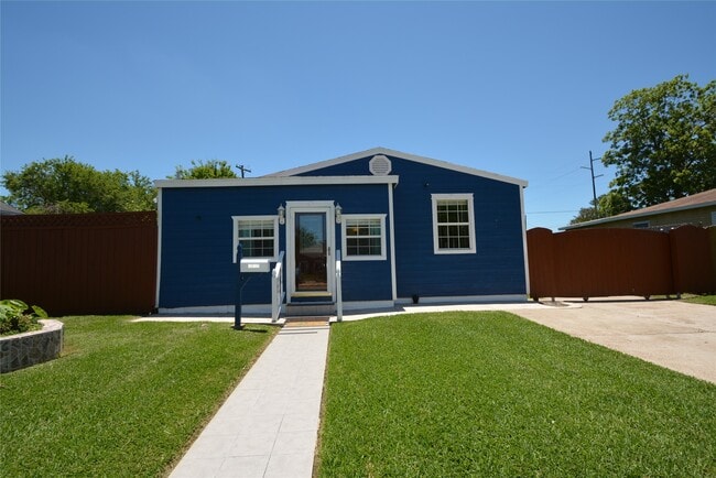 Primary Photo - 1217 9th Ave N