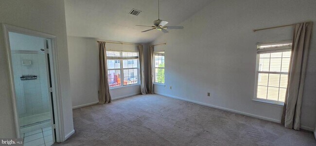 Building Photo - 47369 Darkhollow Falls Terrace