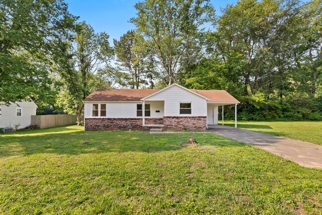 Primary Photo - Super Cute 3 Bedroom in Fayetteville!