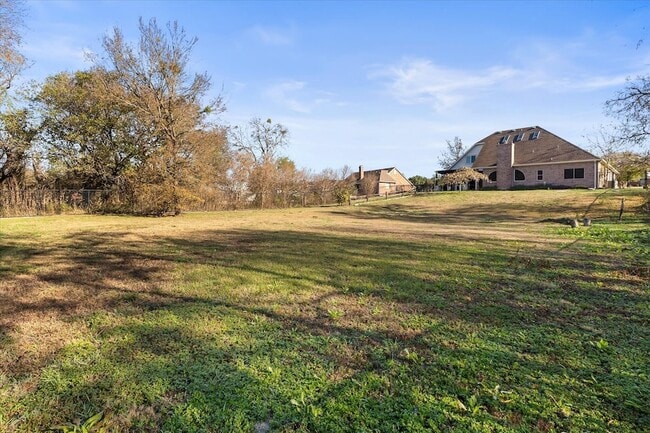 Building Photo - 2045 Chisholm Trail