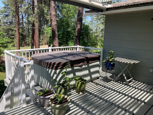 Building Photo - 10721 N Nelson Rd