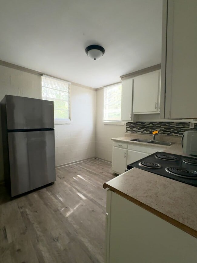 Building Photo - Unit B – Rear Home