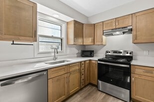 Building Photo - 4934 Robin Dr