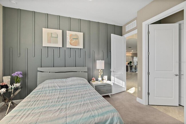 Building Photo - 54 N Riverwalk Dr