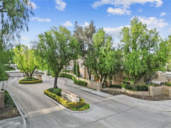 Building Photo - 24013 Arroyo Park Dr