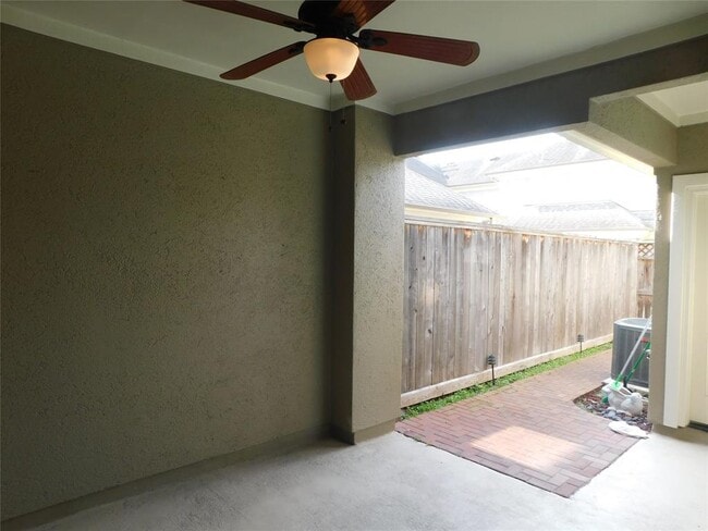 Building Photo - 4333 Lake Run Dr