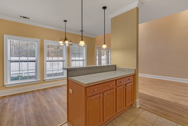 Building Photo - 102 Kendal Ct