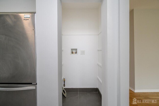 Building Photo - 796 Inman Ave