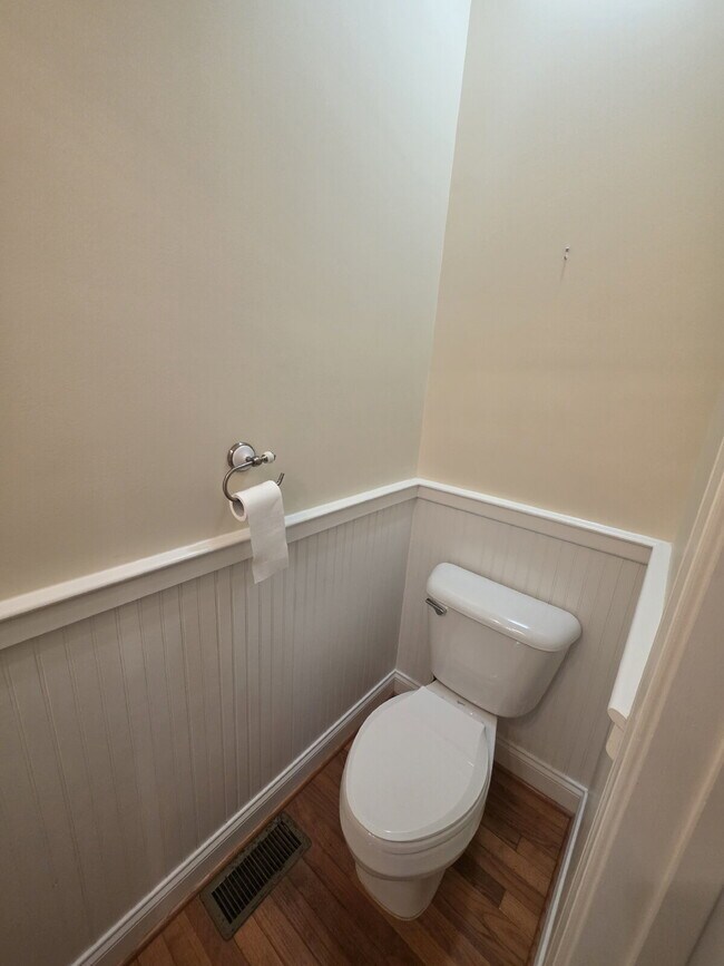 Building Photo - Spacious 4-Bedroom Home for Rent in Kings Grant Fayetteville – 15 Minutes from Fort Bragg