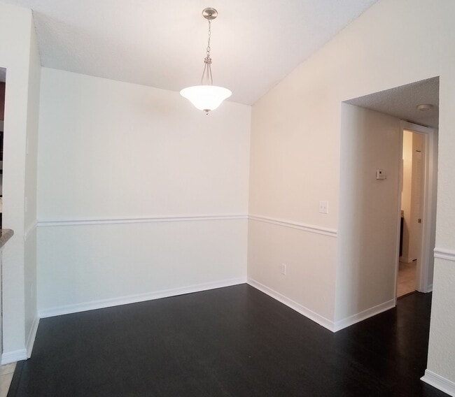 Building Photo - Beautiful Remodeled 2/1 Condo x Rent @ Villa Medici close to Theme Parks!