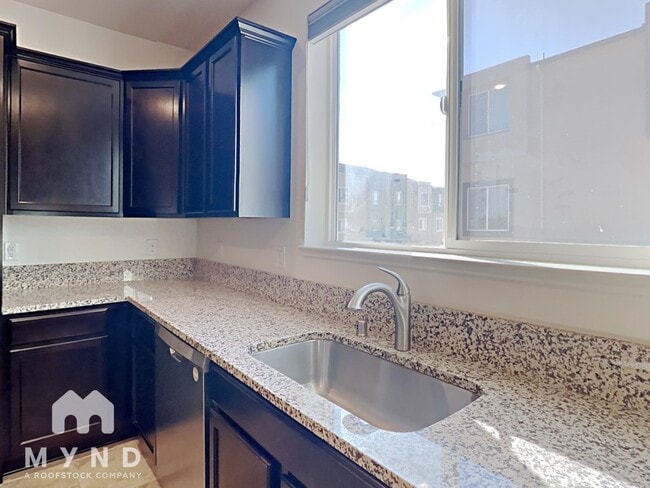 Building Photo - 2988 Silver River Ln
