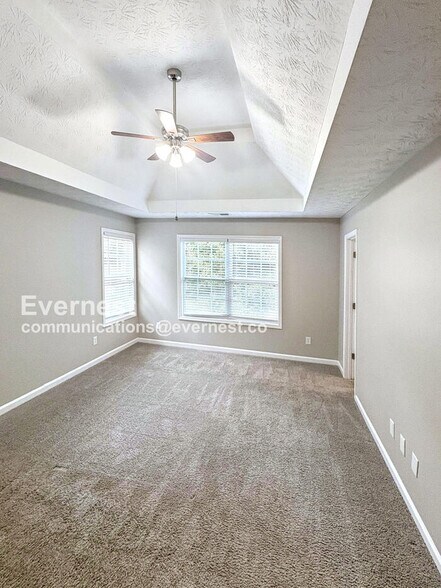 Building Photo - 20 Shenandoah Dr