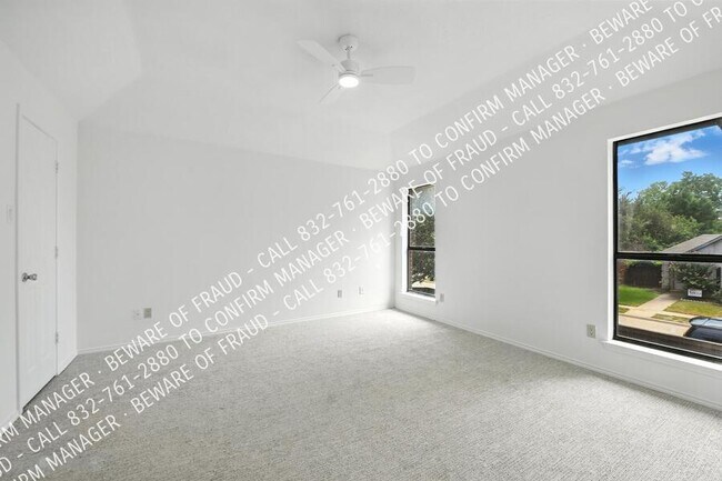 Building Photo - 473 Leisure Ln