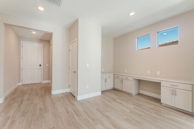 Building Photo - A Meticulously Upgraded Townhouse  *Age Restricted 55+