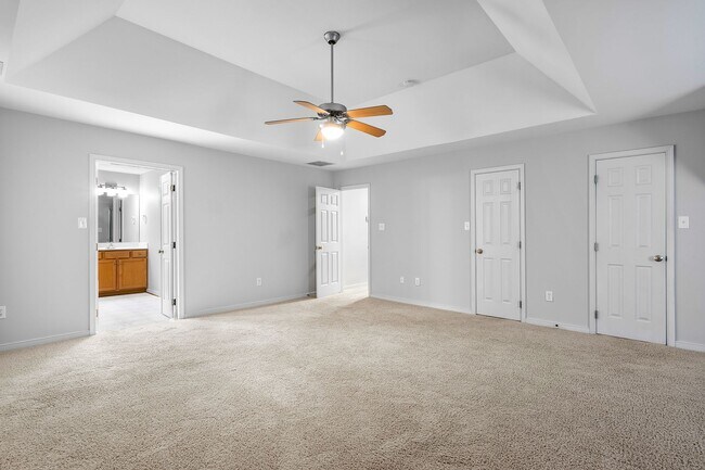 Building Photo - HAMPTON PARK - Pristine 4-5 bedroom home a...