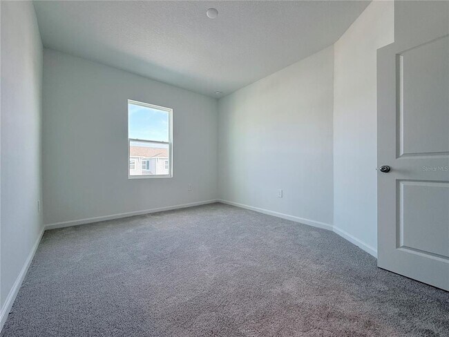 Building Photo - 388 Sol Vis Dr