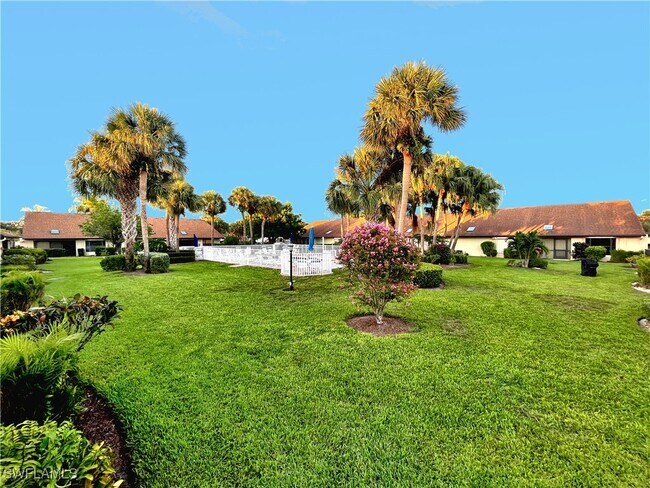 Building Photo - 10740 Regent Cir