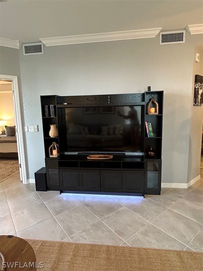 Building Photo - 15375 Grn Acrs Ave