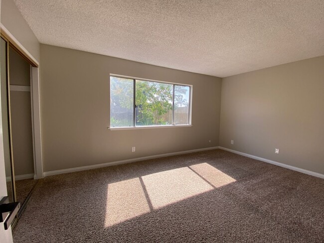 Building Photo - Remodeled 3 Bedroom Home in Oceanside!