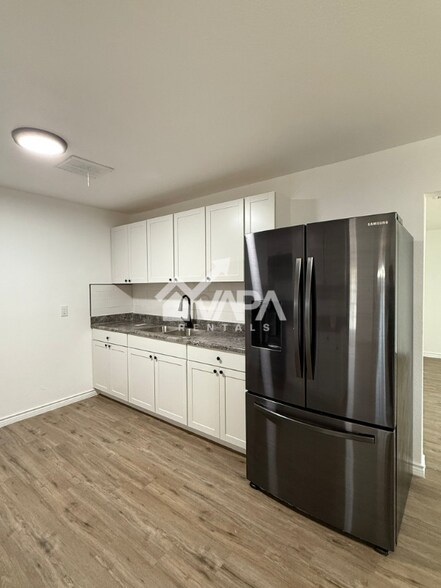 Building Photo - 4339 Renault Dr