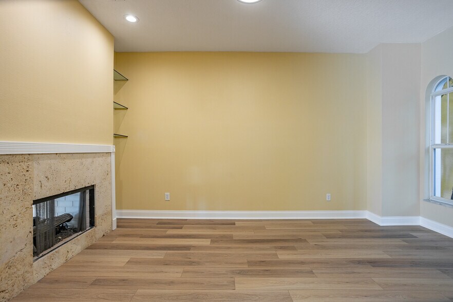 Building Photo - 3204 W Empedrado St