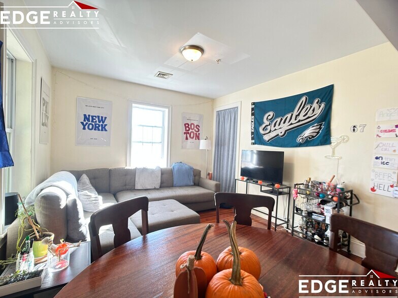 Building Photo - 107 Fisher Ave