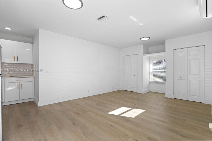 Building Photo - 5401 Fillmore St