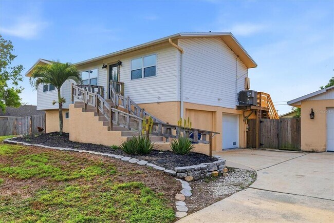 Building Photo - 515 46th St W