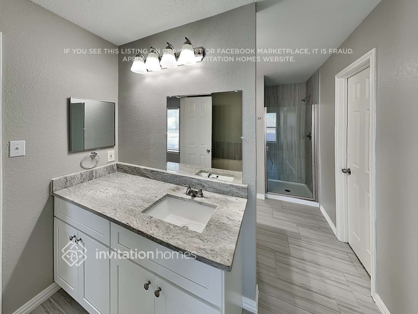 Building Photo - 12002 Peachtree Ln