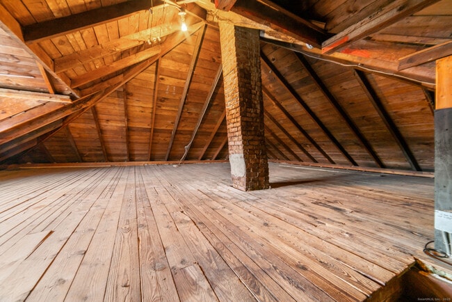 Building Photo - 187 Ridge Rd