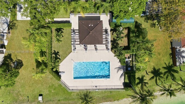 Building Photo - 17530 SW 139th Ct