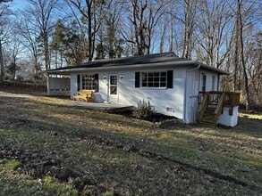 Building Photo - 3056 E Main St Ext