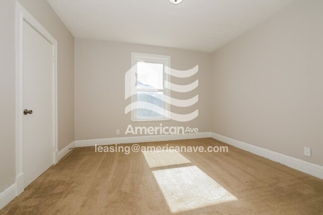 Building Photo - 2049 Florence Blvd