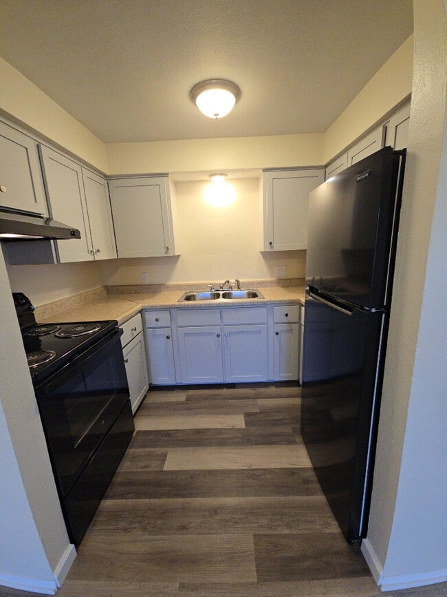 Building Photo - 1005 E Pearl St