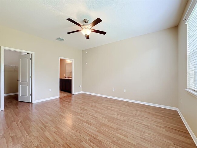 Building Photo - 7434 Surrey Pines Dr