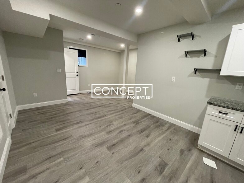 Building Photo - 11 Pierce St